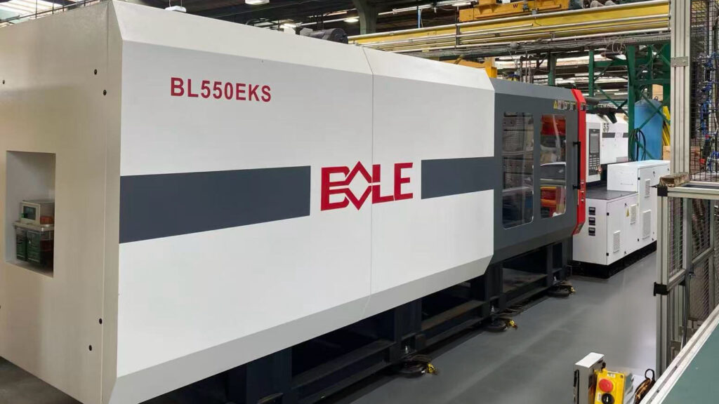 Injection moulding investment: side view of the new 550-ton Bole machine in Flambeau Europe’s production facility